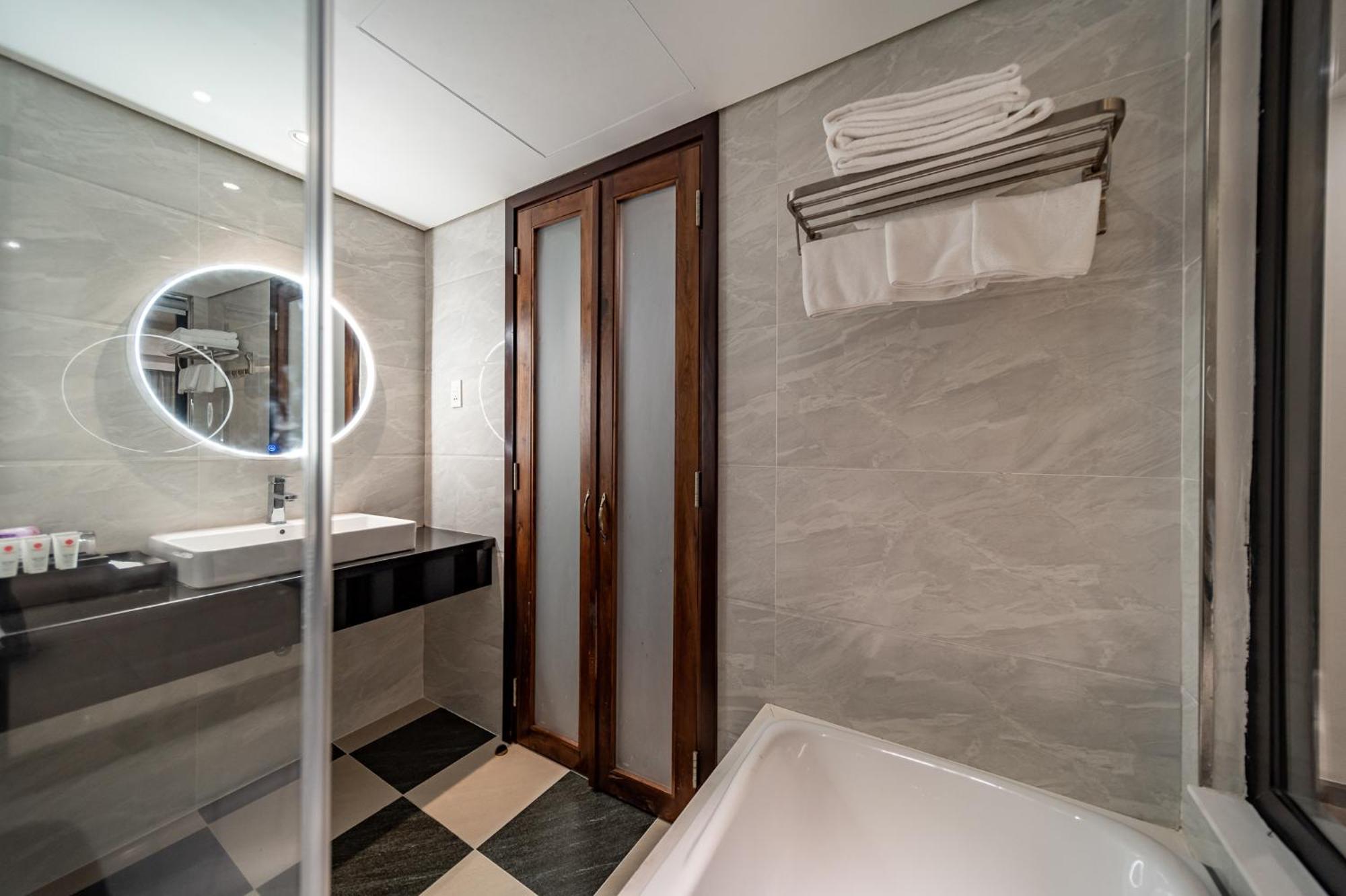 Edoya Hotel Ben Thanh Хошимин Экстерьер фото